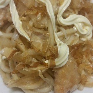 創味シャンタンでコク旨！むね肉と玉ねぎの焼きうどん